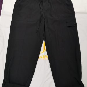 Pantalon corto color negro