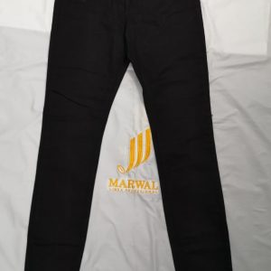 Jeans color negro