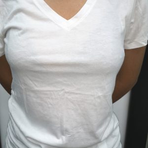 Polo blanco cuello V